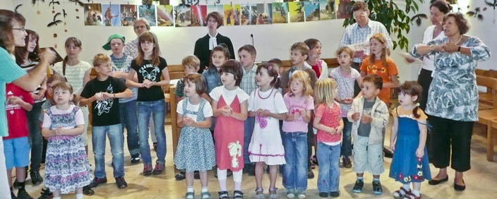Dieses Bild hat ein leeres Alt-Attribut. Der Dateiname ist 1209-Familiengottesdienst-Layout.jpg